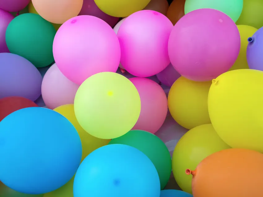 Balões coloridos de festa infantil